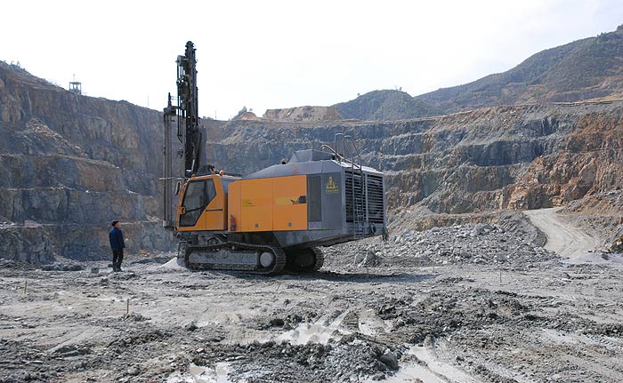 KT20-DTH-Integrated-Drill-machine-in-copper-mineral-working-site